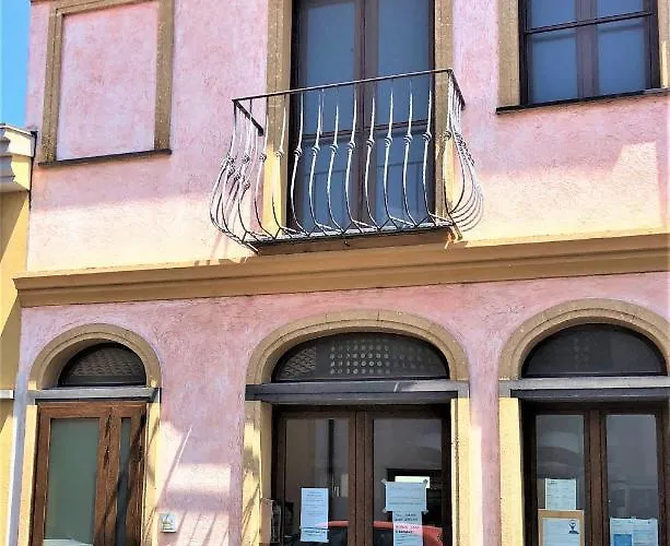 Semesterbostad La Casetta Del Centro Càbras